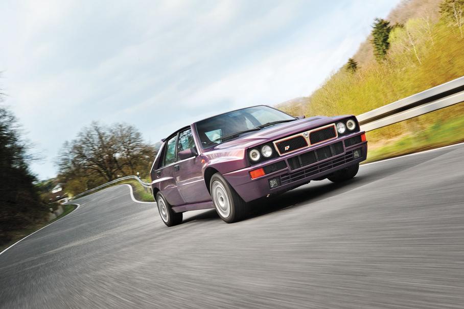 Lancia Delta появилась в 1979 году, а дорожная версия раллийной легенды HF Integrale выпускалась с 1987 года.