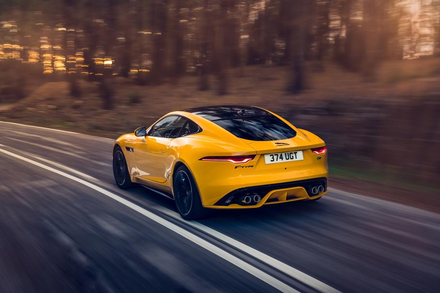 Обновленный Jaguar F-Type