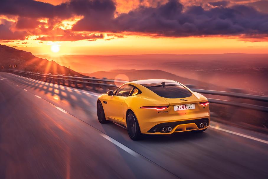 Обновленный Jaguar F-Type