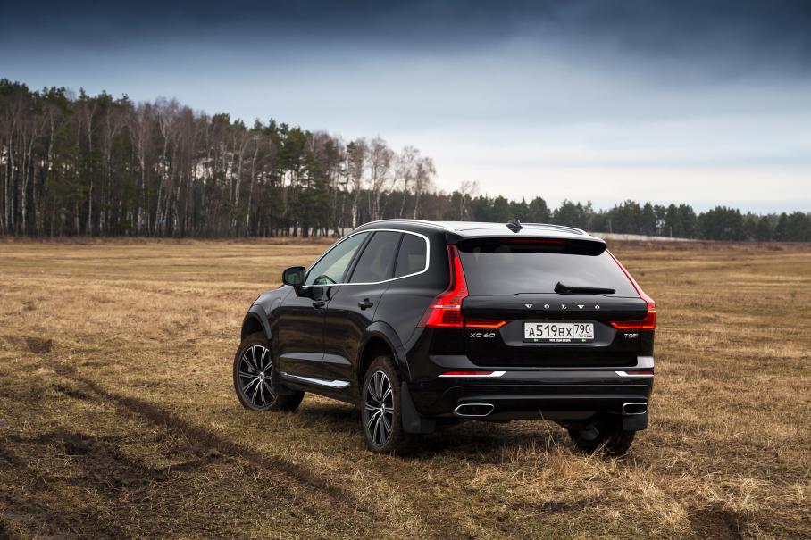 Тест 407-сильного (и очень дорогого) гибрида Volvo XC60