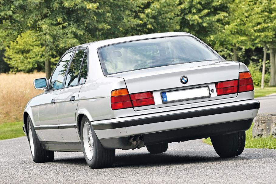 Машины из девяностых, которые дожили до наших дней и сейчас продаются