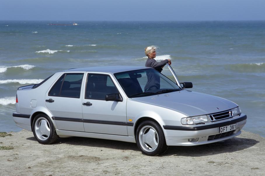 Машины из девяностых, которые дожили до наших дней и сейчас продаются