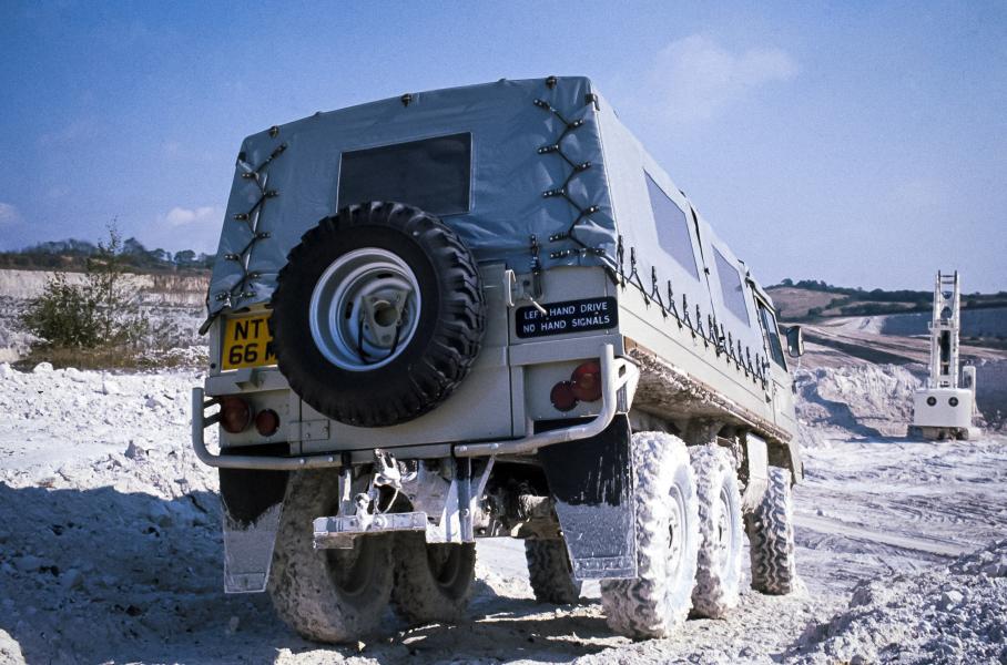 Steyr-Puch Pinzgauer 712