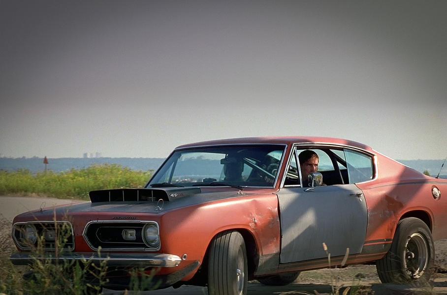 Plymouth Barracuda Super Stock. Кадр из фильма «Шоссе смерти»