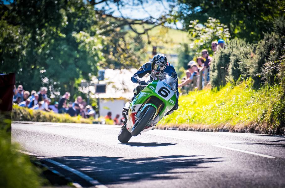 Великая и смертоносная гонка Tourist Trophy на острове Мэн