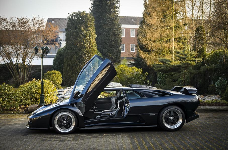 Отмечаем 30 лет легендарного Lamborghini Diablo