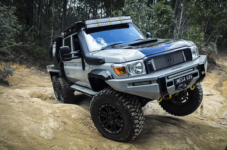 Семь шестиколесных автомобилей-монстров, которых вы не встретите на улице