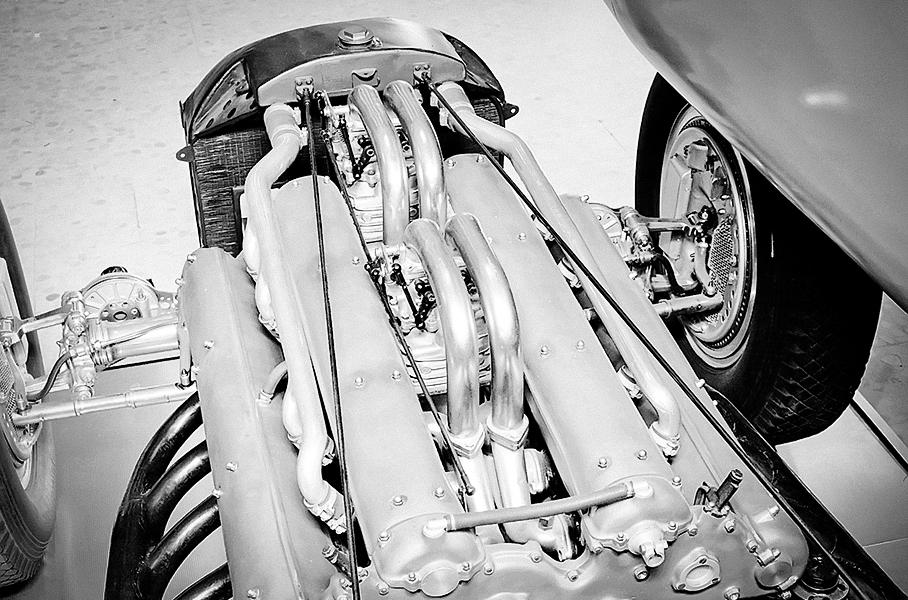 Они приближали будущее: обтекаемые довоенные автомобили