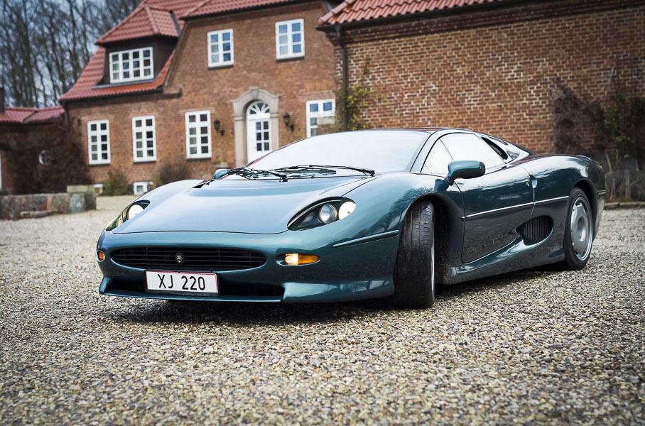 Jaguar XJ220