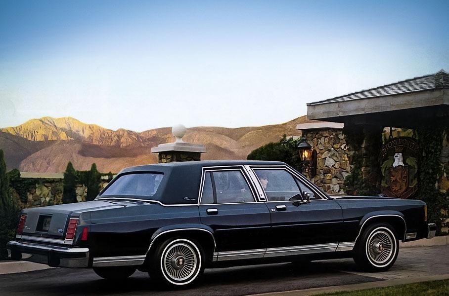 Ford LTD Crown Victoria