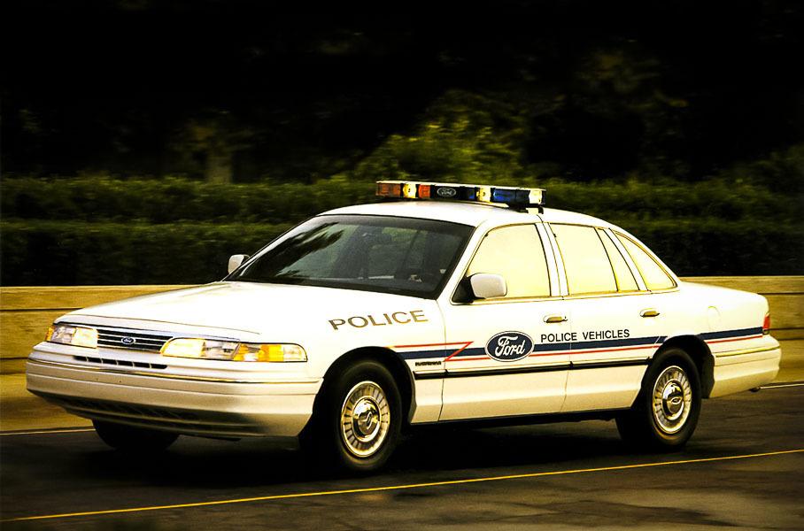 Коп в отставке: 30 лет славному Ford Crown Victoria