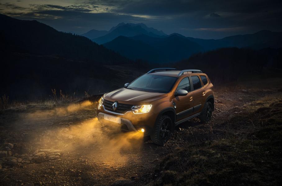 Оптика по-прежнему галогеновая, за исключением диодных дневных ходовых огней и вставок в фонари