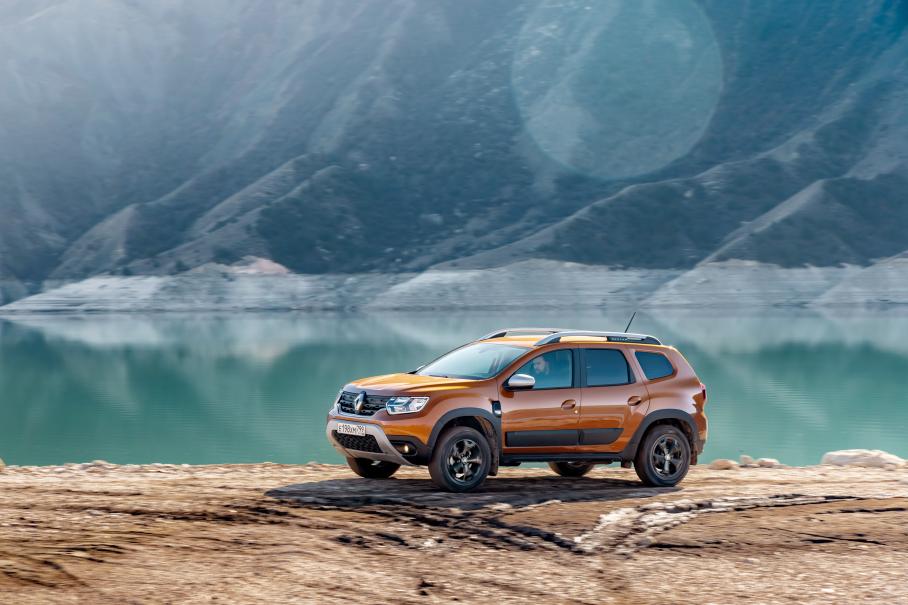 От бирюзовых вод в горных реках и водохранилищах не оторвать глаз