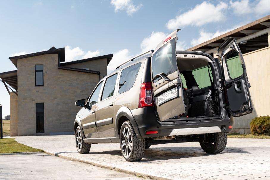 «С миру по нитке»: тест обновлённой Lada Largus