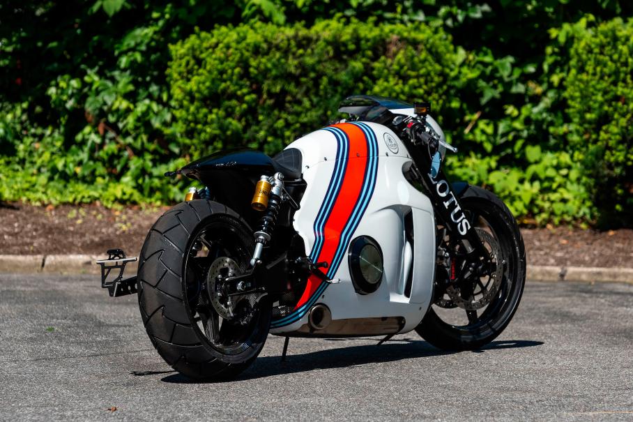 Безумные мотоциклы от автомобильных брендов