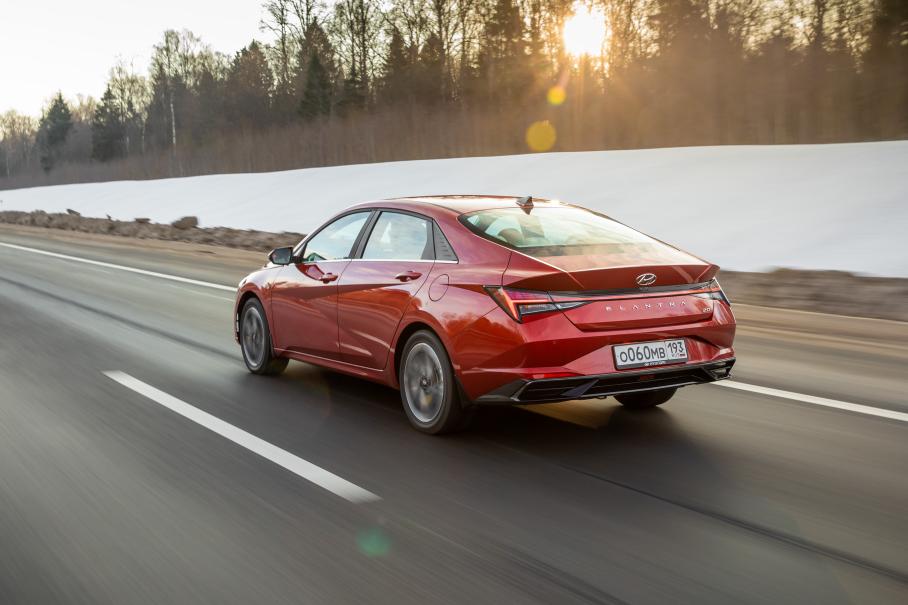 Тест Hyundai Elantra: тайна загадочного кружка