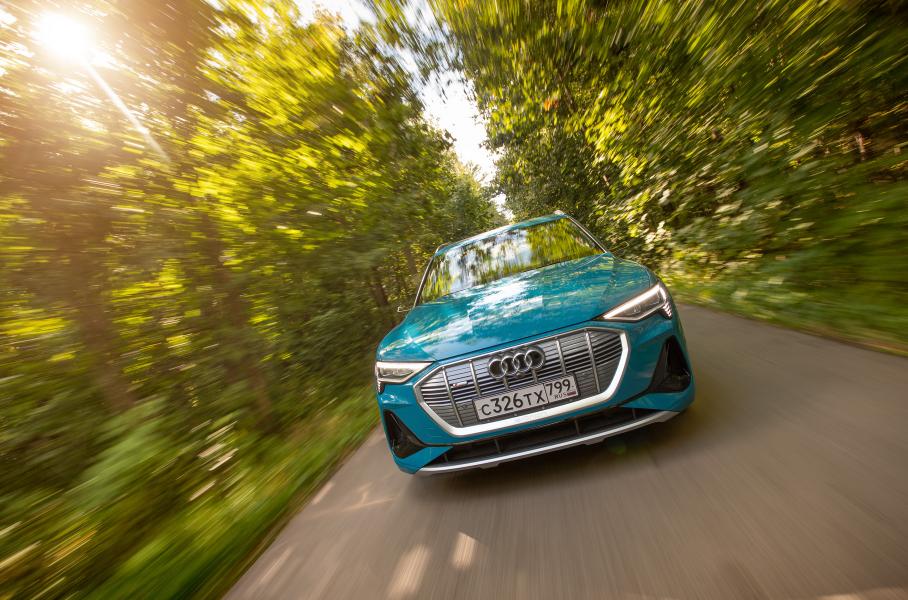 Audi e-tron: Анти-Тесла