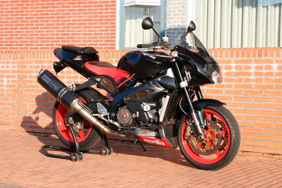 Голая сила: что такое нейкед-байк