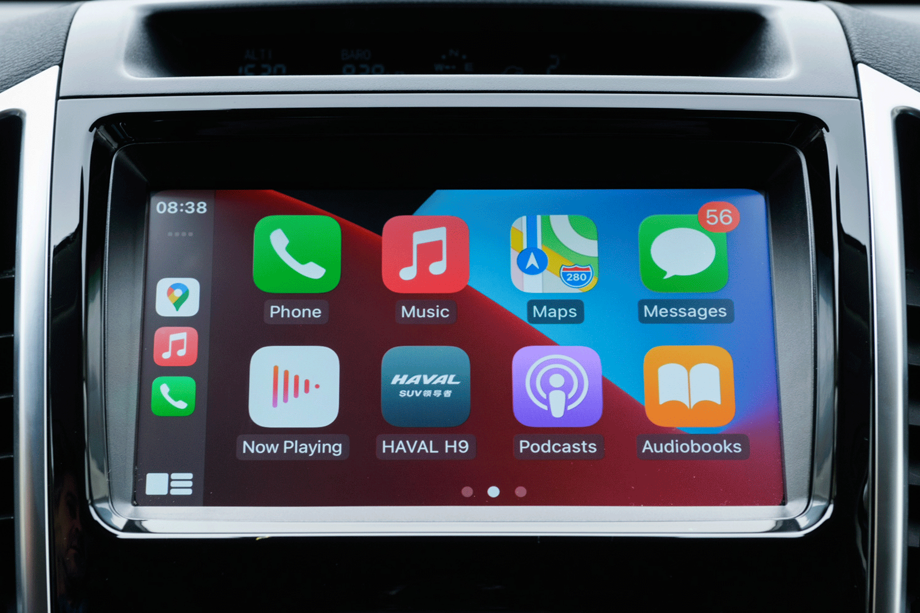 Так выглядит новая мультимедийная система с 9-дюймовым экраном. Она поддерживает Apple Car Play, но не Android Auto.