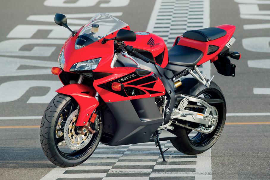 Honda CBR1000RR Fireblade 2004–2005 годов