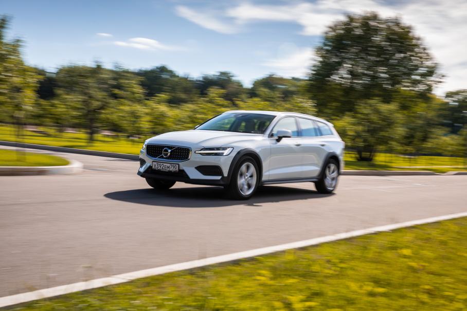 Детально изучаем Volvo V60 Cross Country на длительном тесте