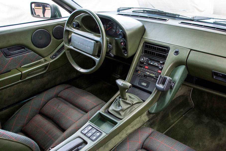 Porsche 928: свой среди чужих, чужой среди своих