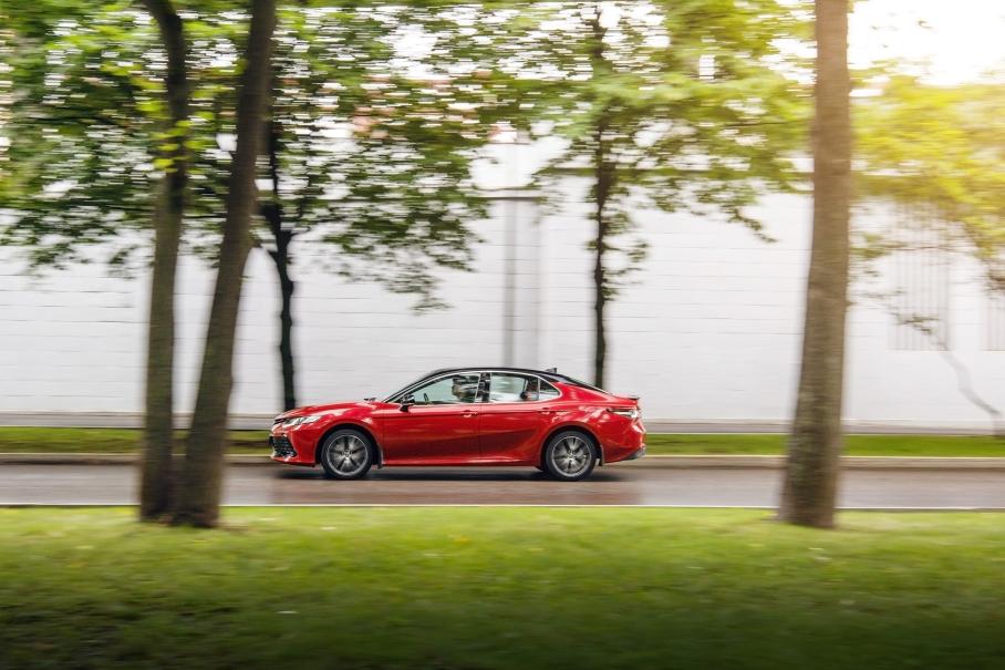 Взяли Toyota Camry на длительный тест