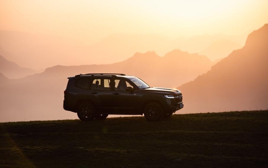 Топовый Toyota Land Cruiser 300: дизель и версия GR Sport