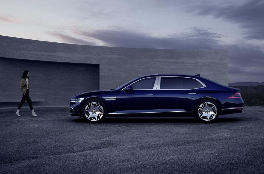 Представлен новый Genesis G90: «умные» сиденья, полноуправляемое шасси и отделка из макулатуры