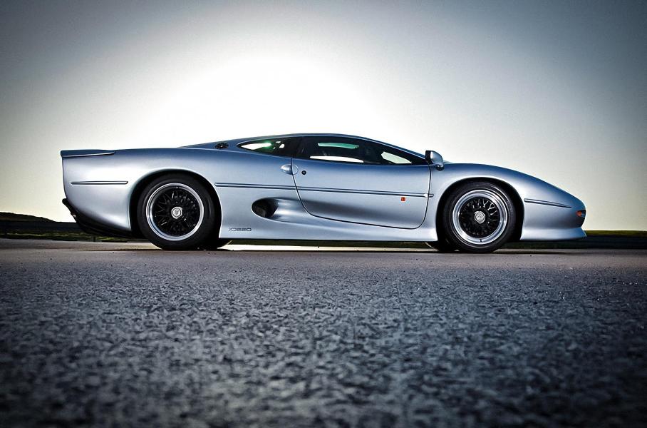 Jaguar XJ220