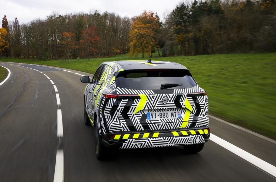 Появились подробности о новом кроссовере Renault Austral