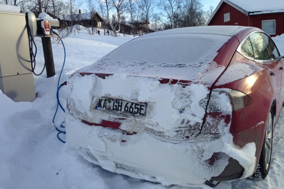 Немец проехал полтора миллиона километров на Tesla Model S