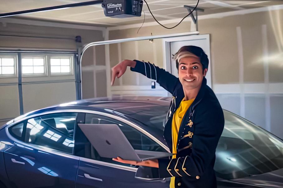 Владелец Tesla Model 3 использует электрокар для майнинга криптовалюты