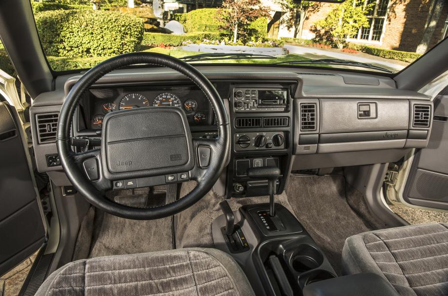 Конкретный тип: 30 лет Джипу Grand Cherokee