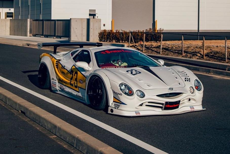 Посмотрите на Mitsuoka Oroshi в необычном тюнинге