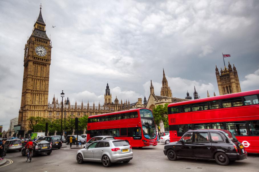 Мэр Лондона предложил взимать плату за езду на автомобилях
