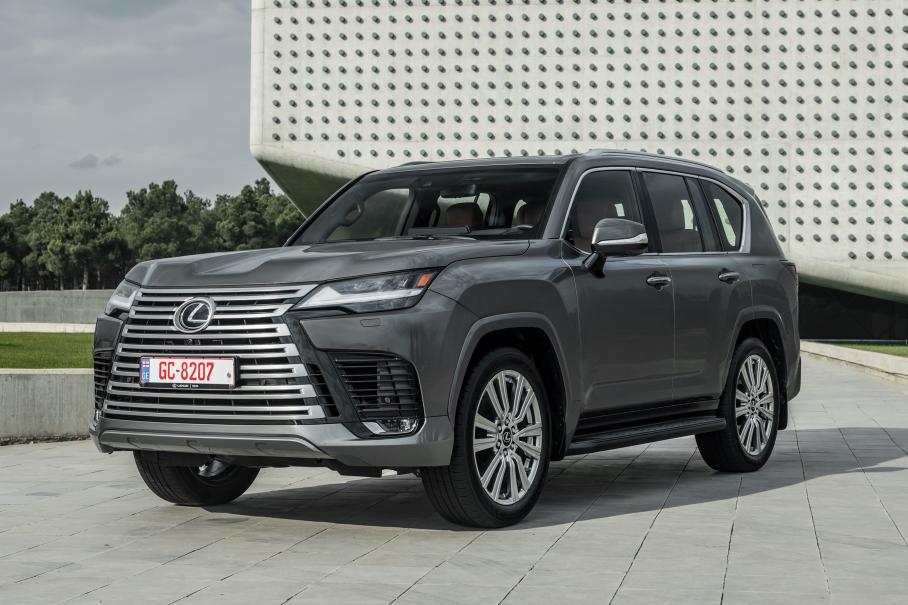 Тест нового Lexus LX: дорогой Land Cruiser 300 или нечто большее?