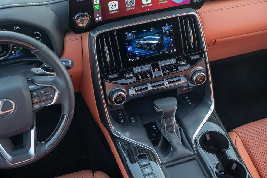 Тест нового Lexus LX: дорогой Land Cruiser 300 или нечто большее?