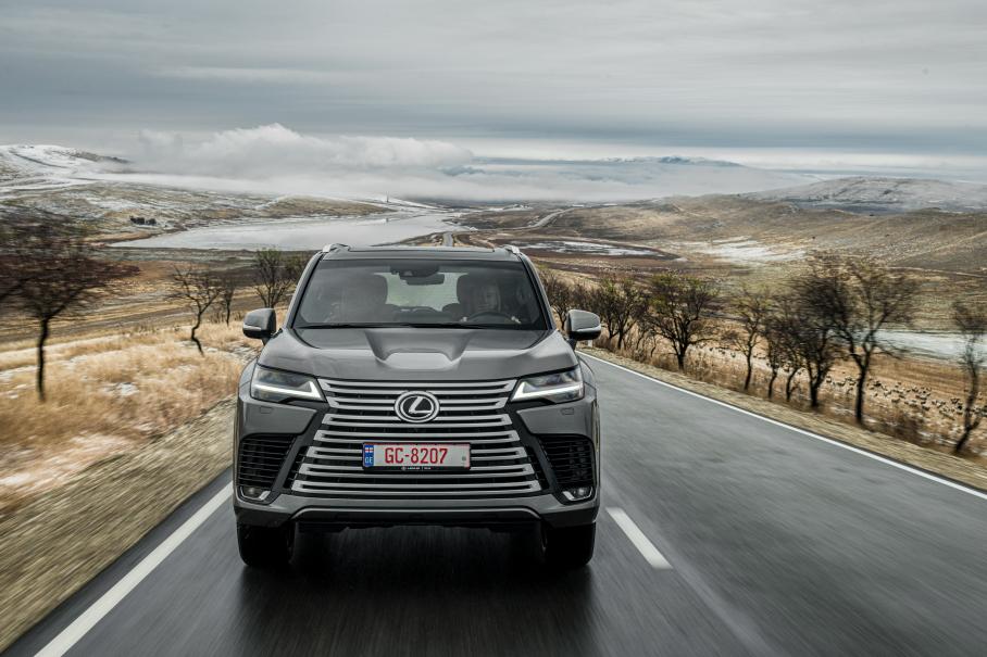 Тест нового Lexus LX: дорогой Land Cruiser 300 или нечто большее?