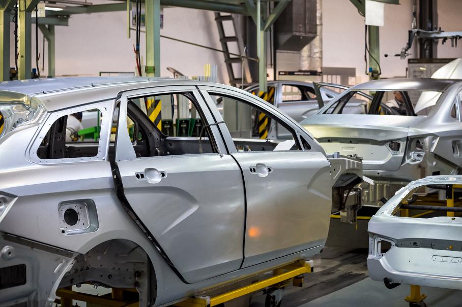 Подсчитано, сколько автомобилей АвтоВАЗ не выпустил из-за простоев в 2021 году