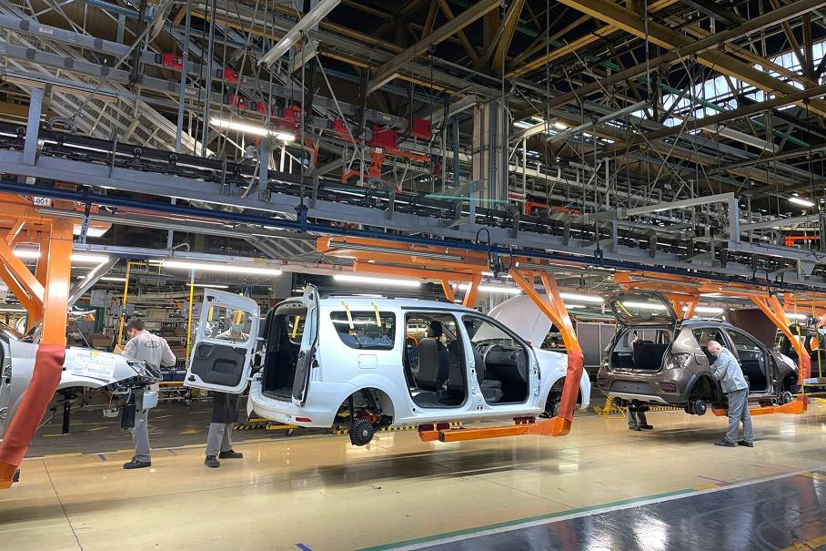 В России сократят производство нескольких моделей Lada и Renault