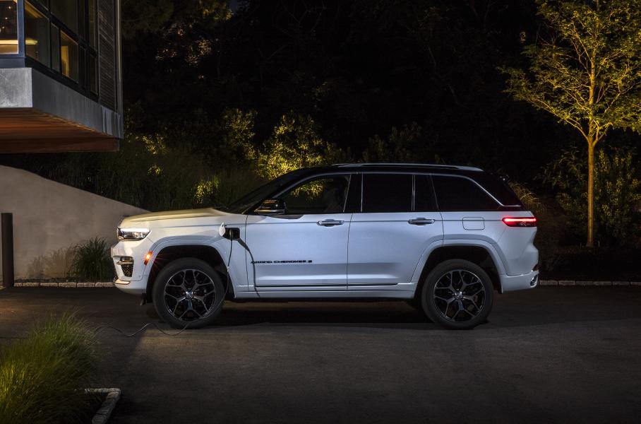 Jeep раскрыл стоимость гибридного Grand Cherokee 4xe