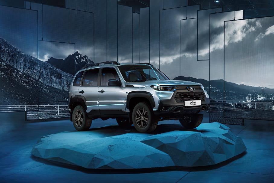 В России начались продажи «черной» спецверсии Lada Niva Travel: известны цены