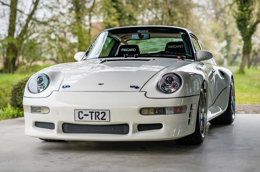 Посмотрите на единственный в своем роде RUF CTR2 White Pegasus