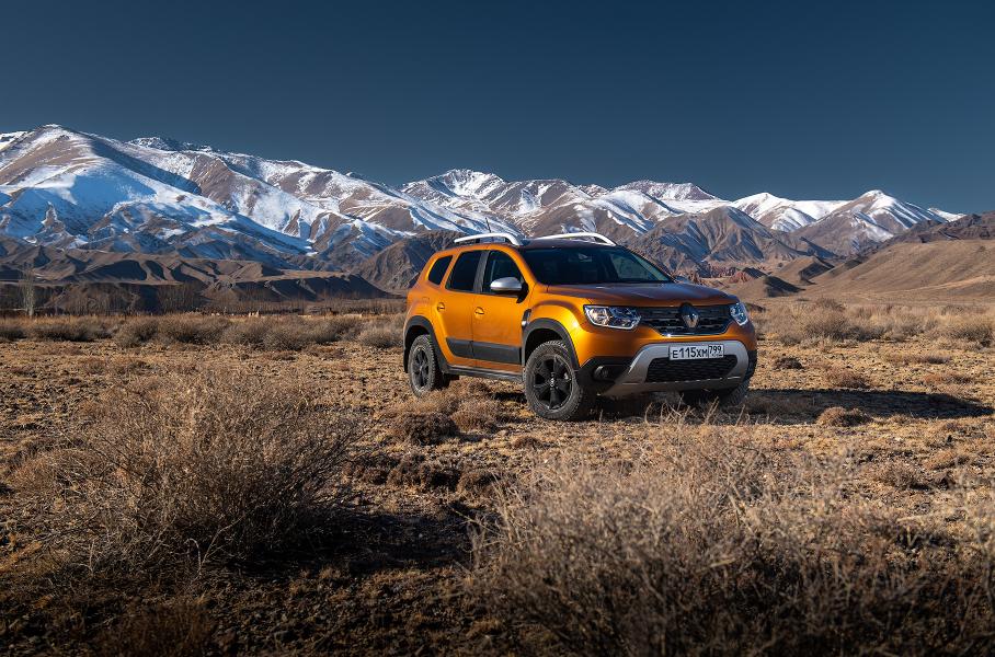 Дастер отлично чувствует себя на киргизских дорогах: непробиваемая подвеска, 21-сантиметровый клиренс и не самые плохие настройки рулевого управления.