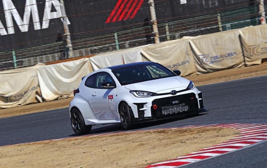 Посмотрите на Toyota GR Yaris, которая быстрее Nissan GT-R Nismo