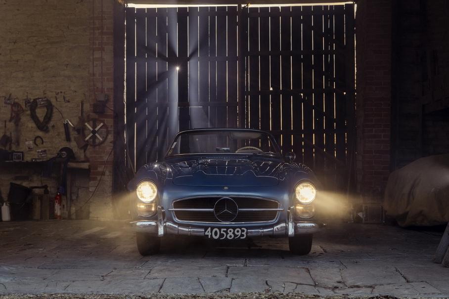 Mercedes-Benz SL пятикратного чемпиона Формулы-1 пустят с молотка