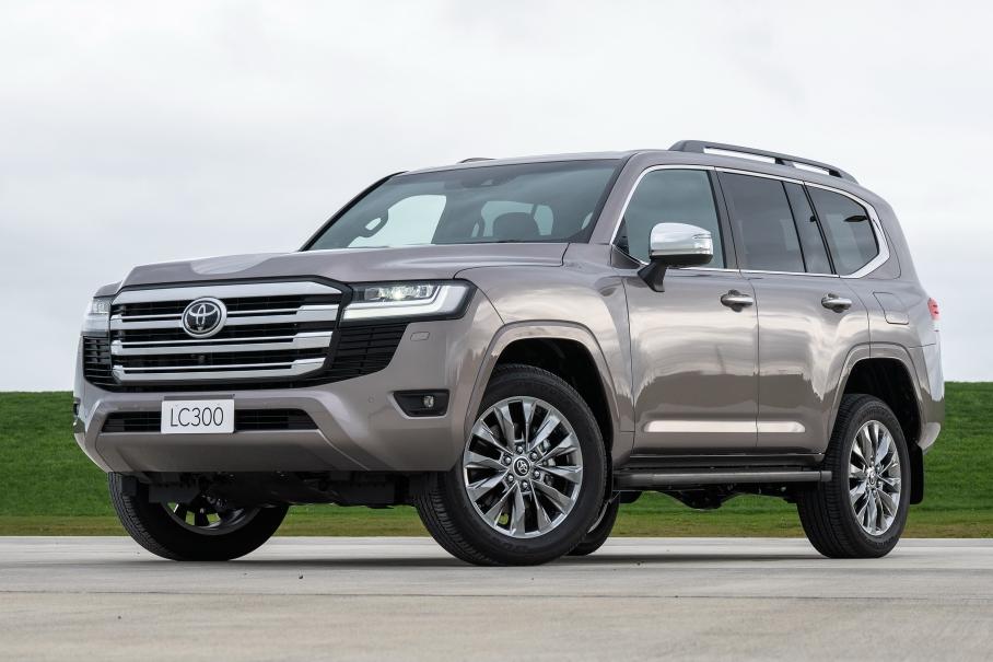 Toyota остановит российский завод и прекратит поставки машин