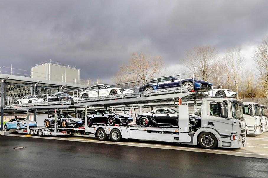 Porsche поставила на паузу отгрузку автомобилей в Россию