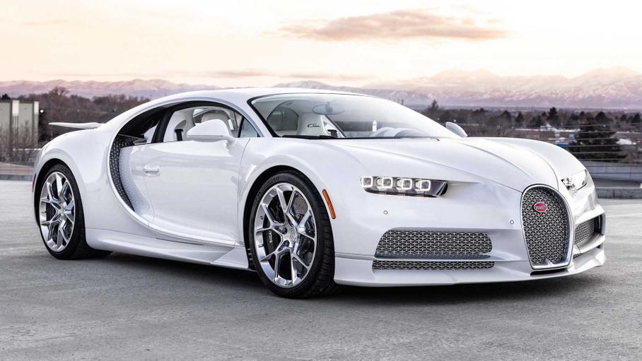 Посмотрите на очень белый Bugatti Chiron американского рэпера
